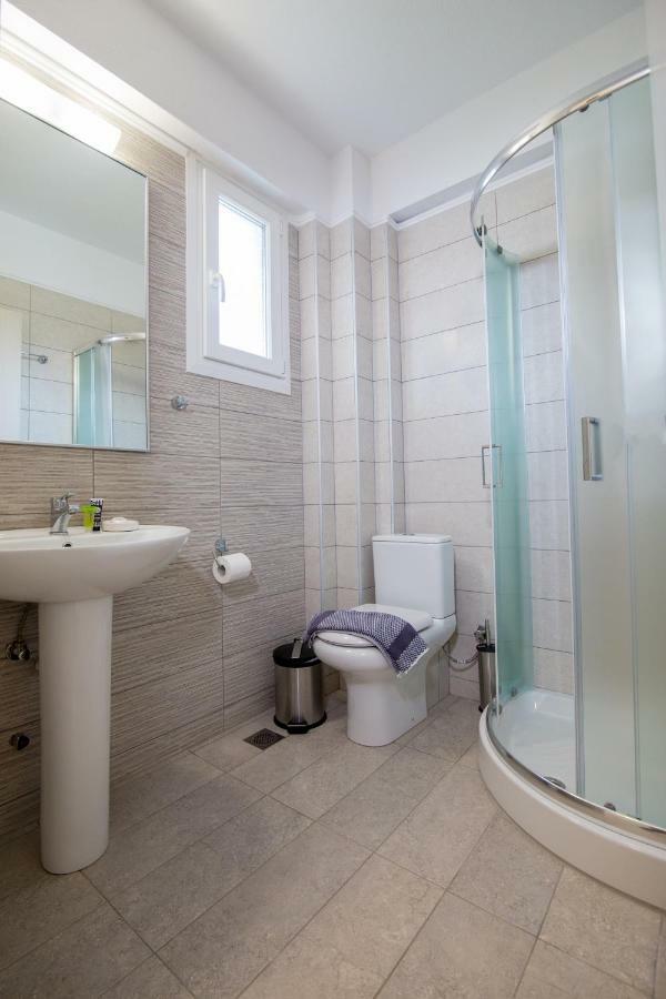 The Papoutsakis Apartments Nikiti  Luaran gambar